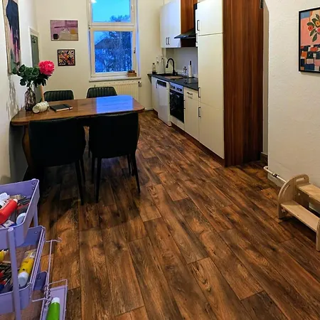 Grosszuegiges Familien-apartment Im Herzen Luebbens 吕本